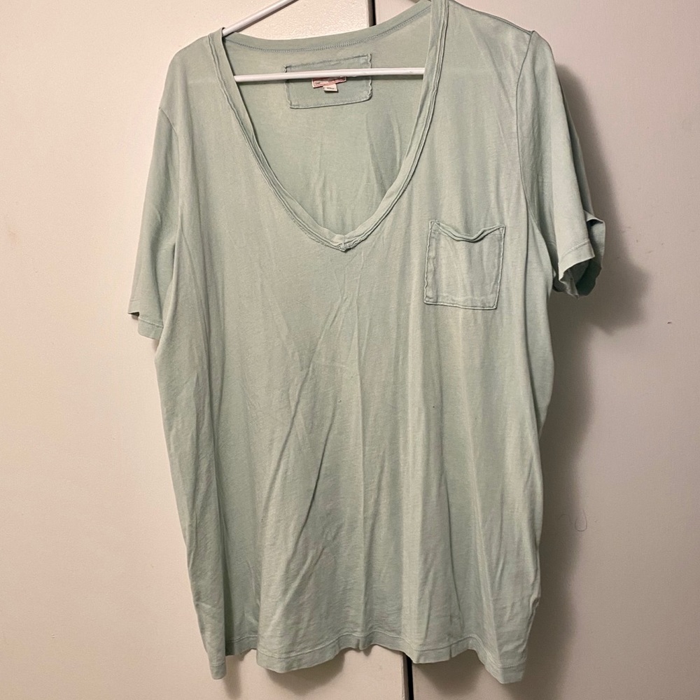Gap V-Neck Boyfriend Tee